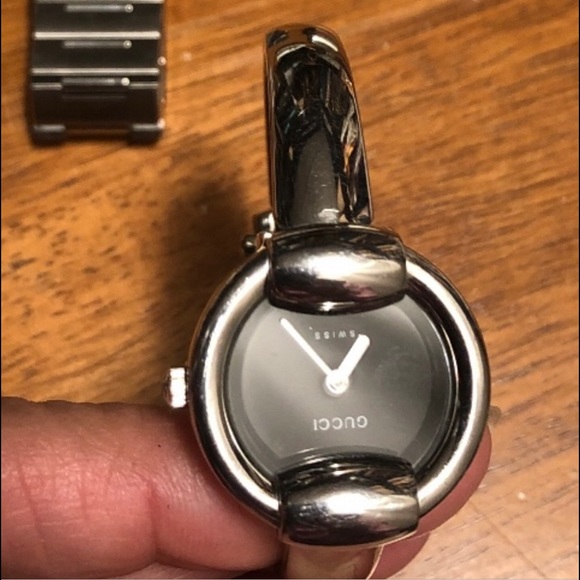 Gucci watch 💯 - Picture 2 of 3